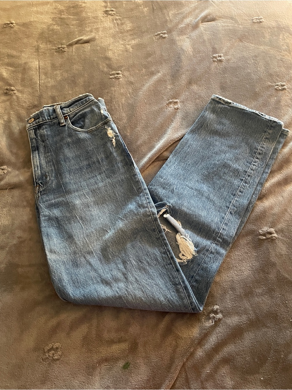 Abercrombie & Fitch Men's Light Blue Relaxed Ripped Jeans